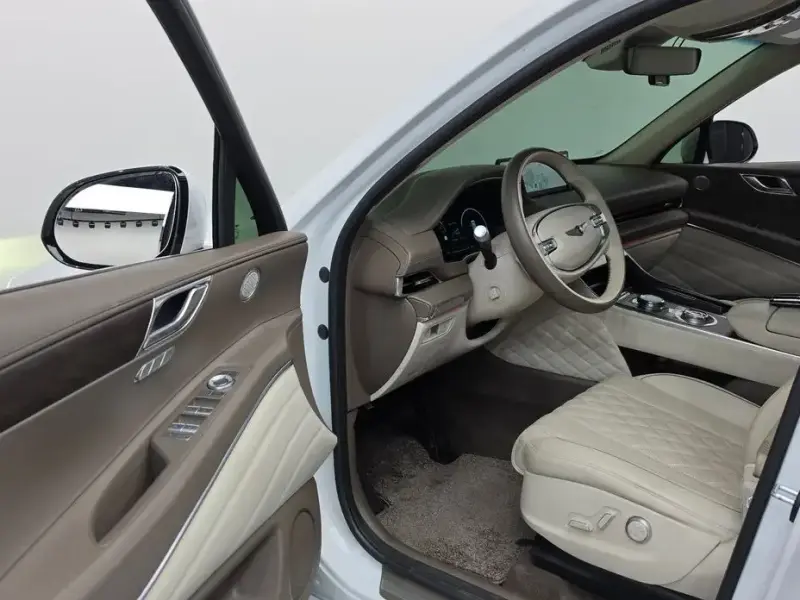 2023 Genesis GV80 с пробегом 40 956 км