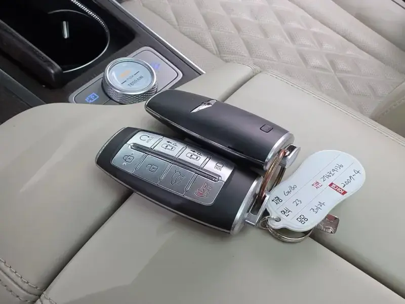2023 Genesis GV80 с пробегом 40 956 км