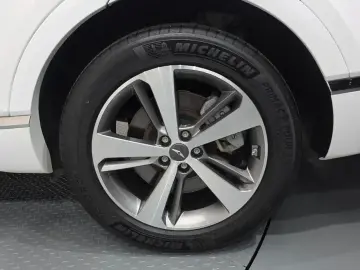 2023 Genesis GV80 с пробегом 40 956 км