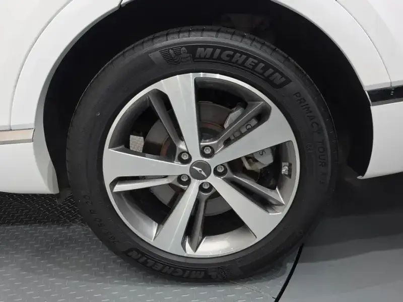 2023 Genesis GV80 с пробегом 40 956 км