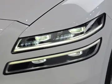 2023 Genesis GV80 с пробегом 40 956 км