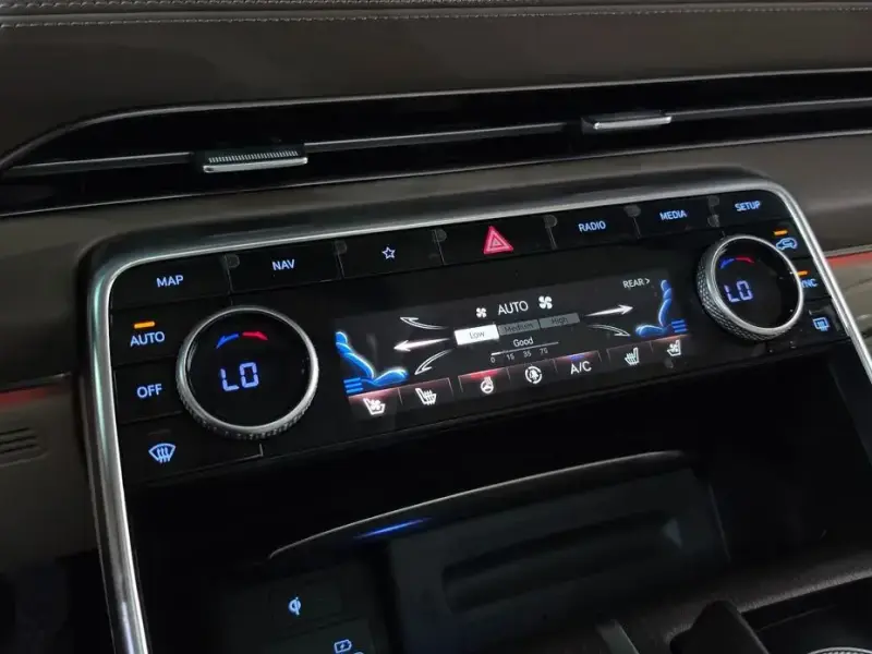 2023 Genesis GV80 с пробегом 40 956 км