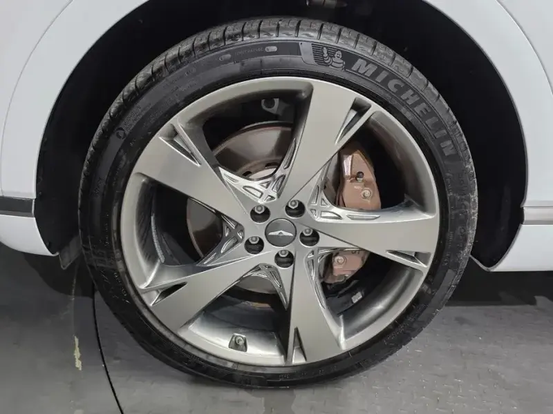2023 Genesis GV80 с пробегом 77 339 км