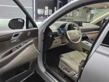 2023 Genesis GV80 с пробегом 77 339 км