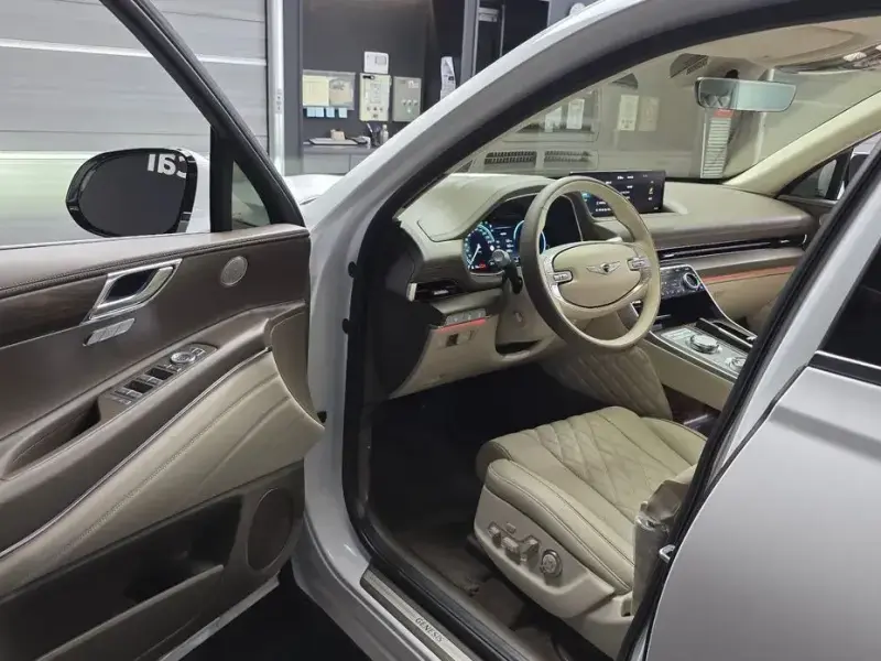 2023 Genesis GV80 с пробегом 77 339 км