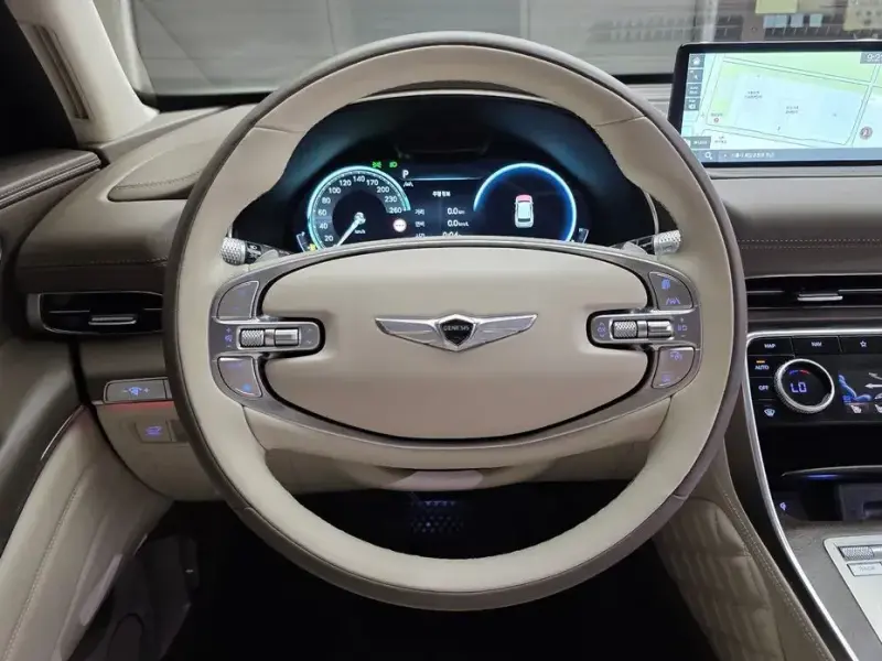 2023 Genesis GV80 с пробегом 77 339 км