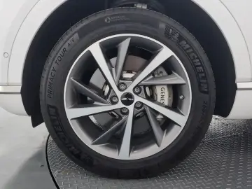 2023 Genesis GV80 с пробегом 45 638 км