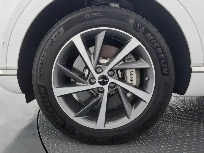 2023 Genesis GV80 с пробегом 45 638 км