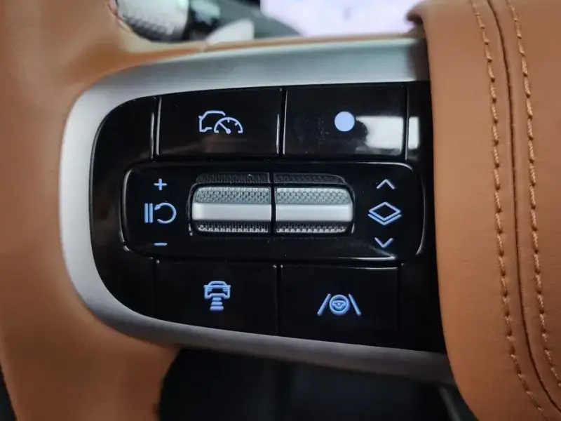 2023 Genesis GV80 с пробегом 45 638 км