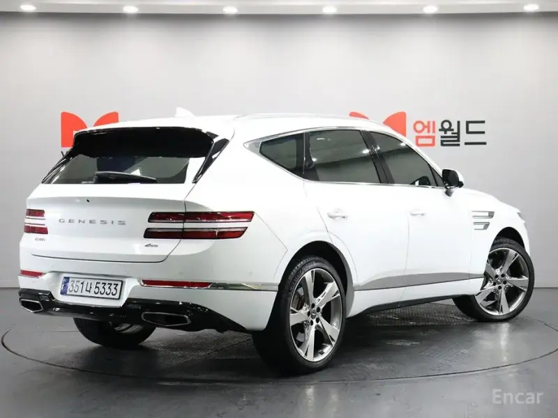 2023 Genesis GV80 с пробегом 23 052 км