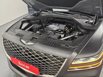 2023 Genesis GV80 с пробегом 28 477 км