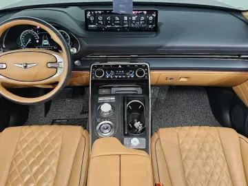 2023 Genesis GV80 с пробегом 28 477 км