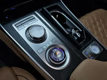 2023 Genesis GV80 с пробегом 28 477 км