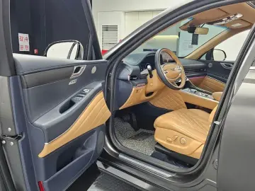 2023 Genesis GV80 с пробегом 28 477 км
