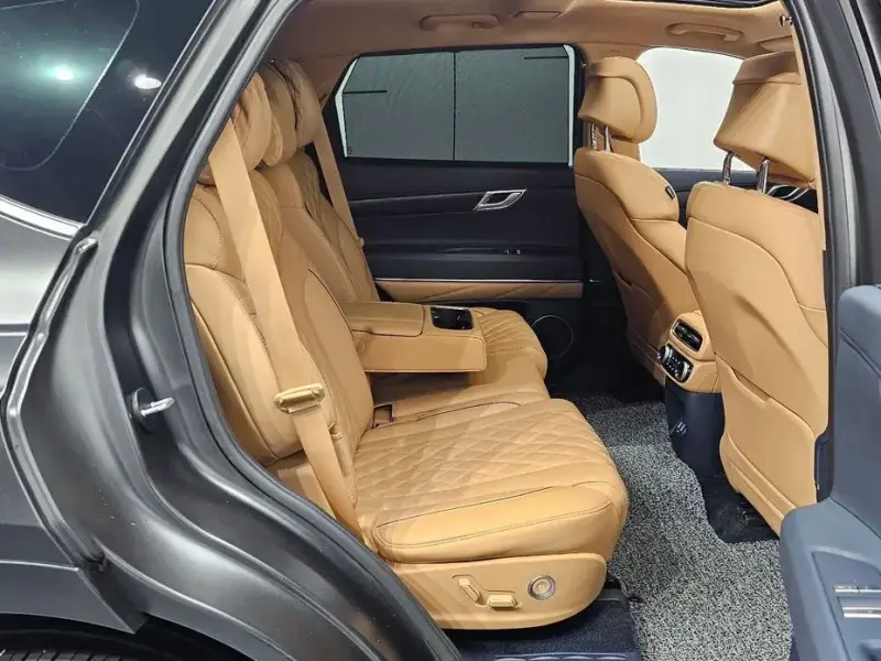 2023 Genesis GV80 с пробегом 28 477 км
