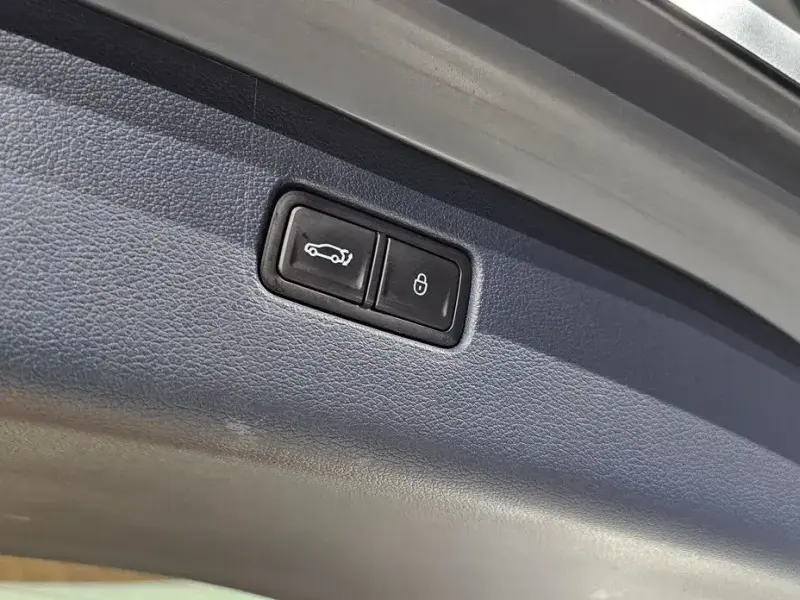 2023 Genesis GV80 с пробегом 28 477 км