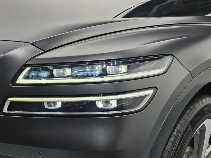 2023 Genesis GV80 с пробегом 28 477 км