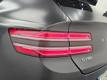 2023 Genesis GV80 с пробегом 28 477 км
