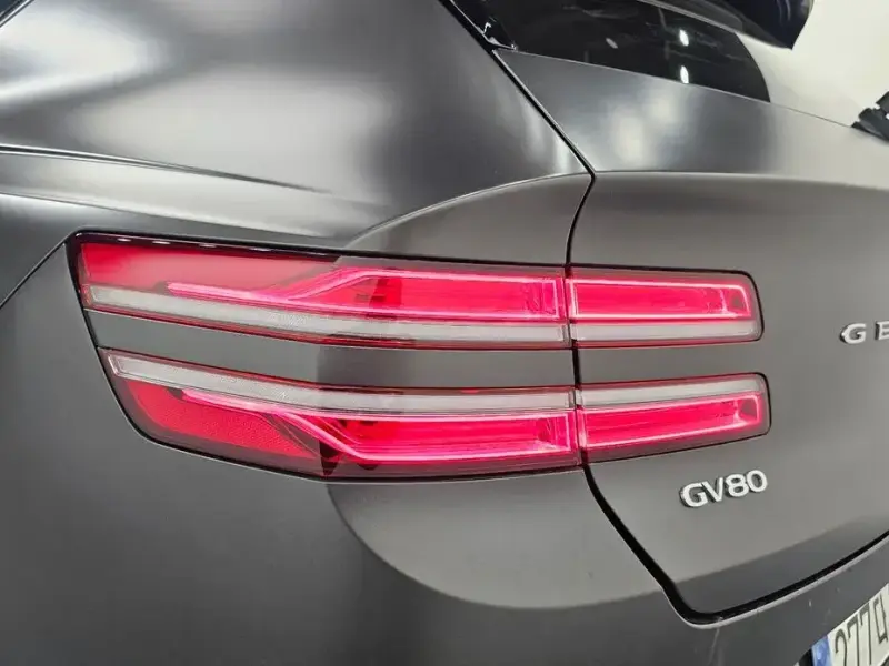 2023 Genesis GV80 с пробегом 28 477 км
