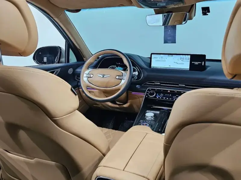 2023 Genesis GV80 с пробегом 28 477 км