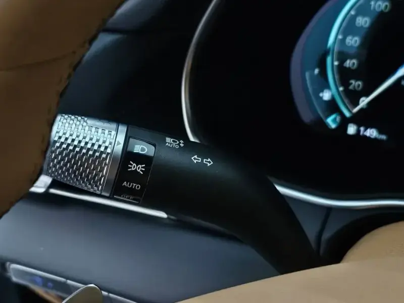 2023 Genesis GV80 с пробегом 28 477 км
