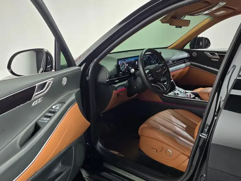 2023 Genesis GV80 с пробегом 29 179 км