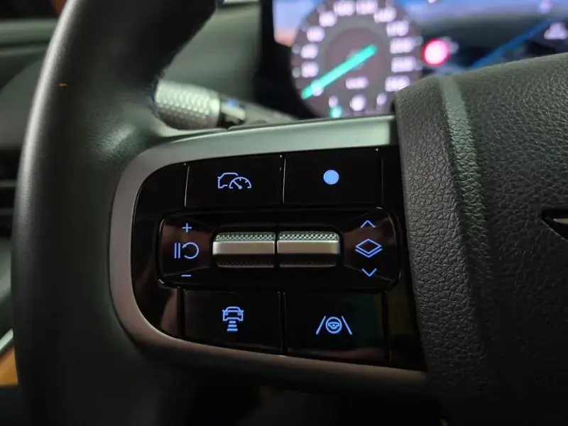 2023 Genesis GV80 с пробегом 29 179 км