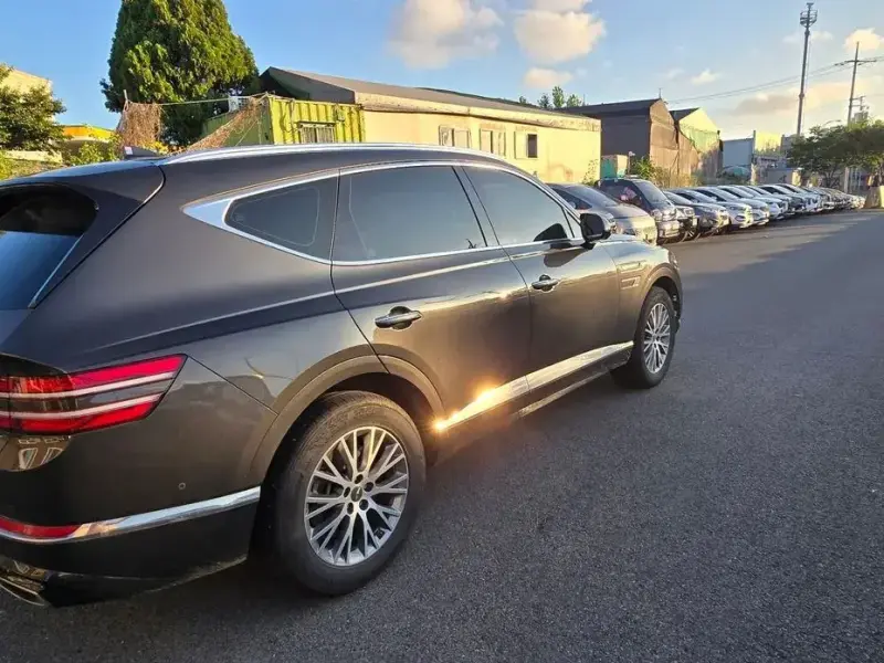 2023 Genesis GV80 с пробегом 98 383 км