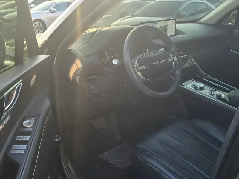 2023 Genesis GV80 с пробегом 98 383 км