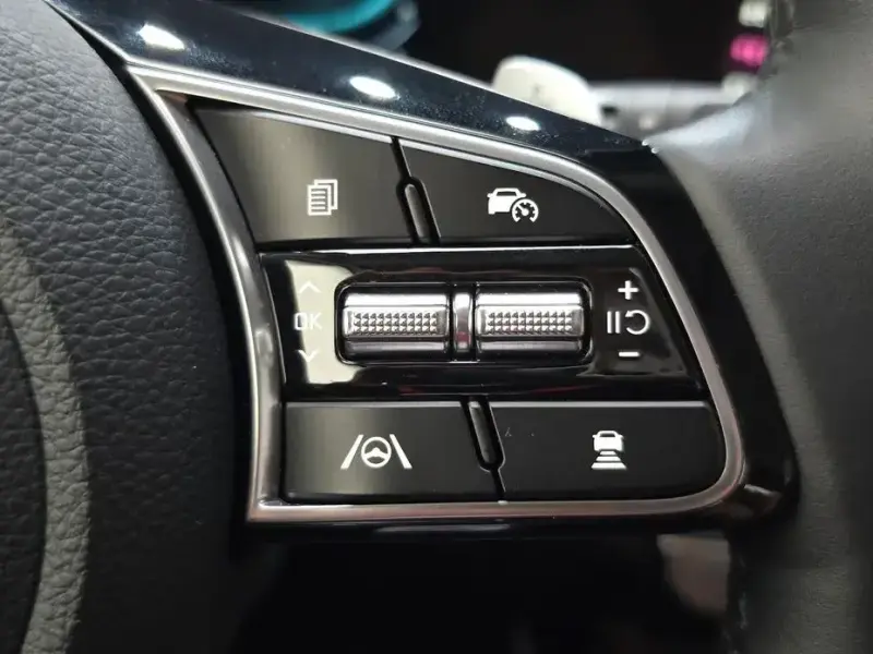 2025 Kia Seltos с пробегом 27 863 км