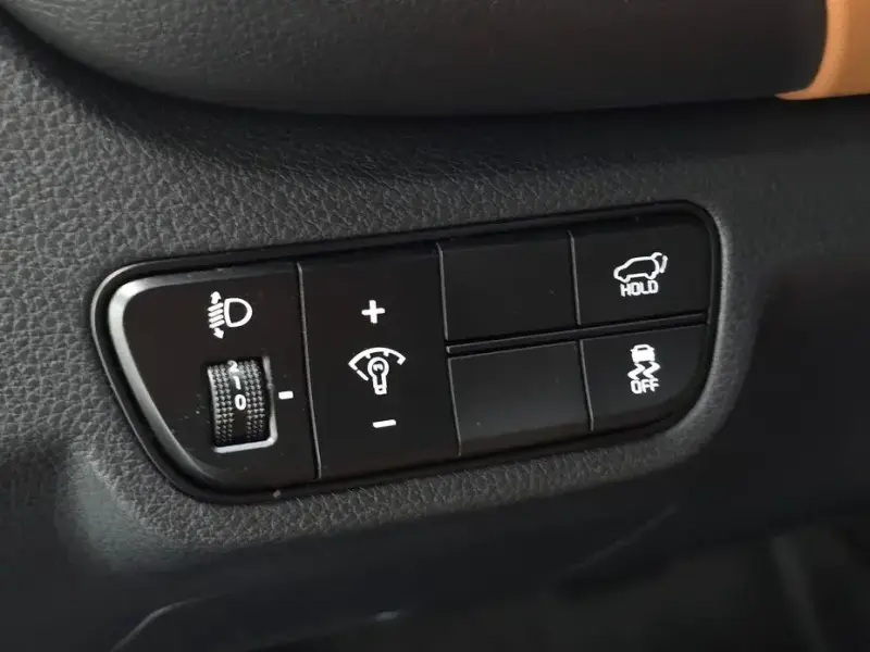 2025 Kia Seltos с пробегом 27 863 км