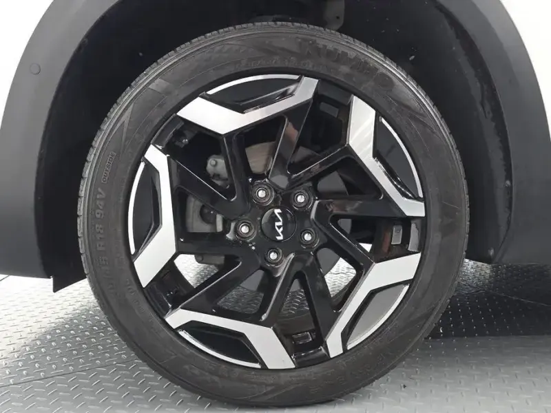 2024 Kia Seltos с пробегом 35 621 км