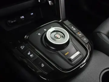 2025 Kia Seltos с пробегом 12 100 км