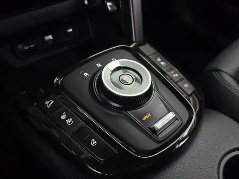 2025 Kia Seltos с пробегом 12 100 км