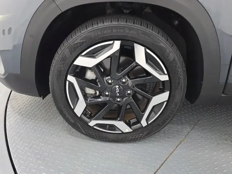2024 Kia Seltos с пробегом 17 975 км
