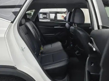 2025 Kia Seltos с пробегом 12 100 км