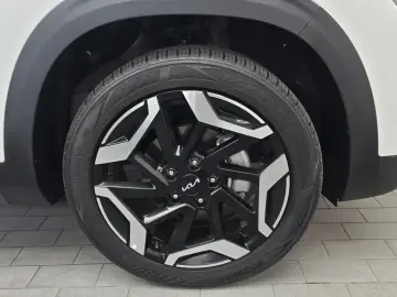 2025 Kia Seltos с пробегом 12 100 км