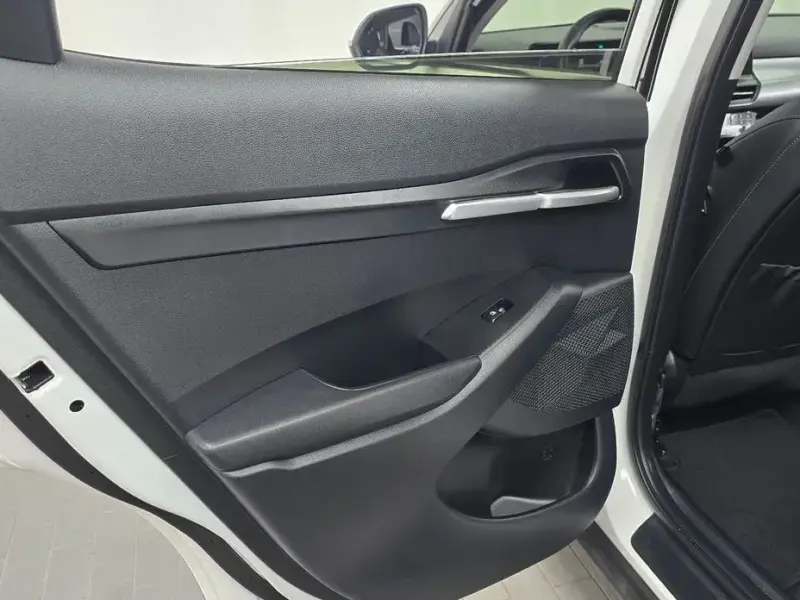 2025 Kia Seltos с пробегом 12 100 км