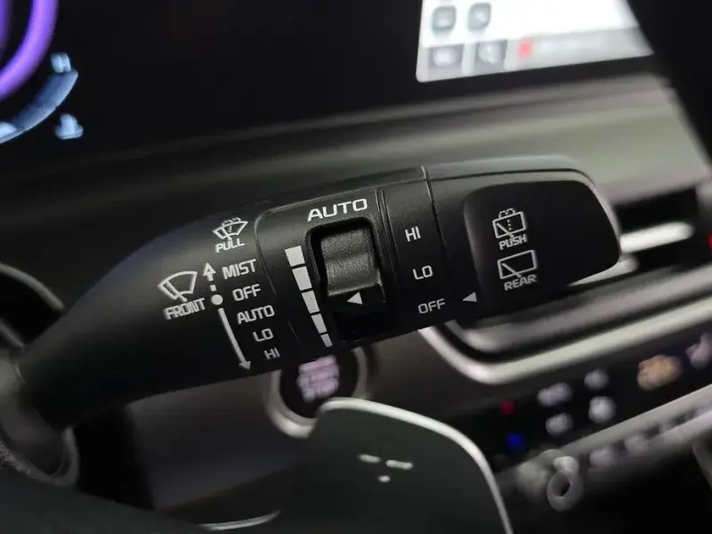 2025 Kia Seltos с пробегом 12 100 км