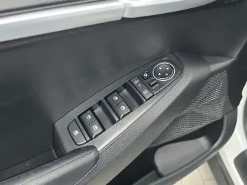 2025 Kia Seltos с пробегом 12 100 км