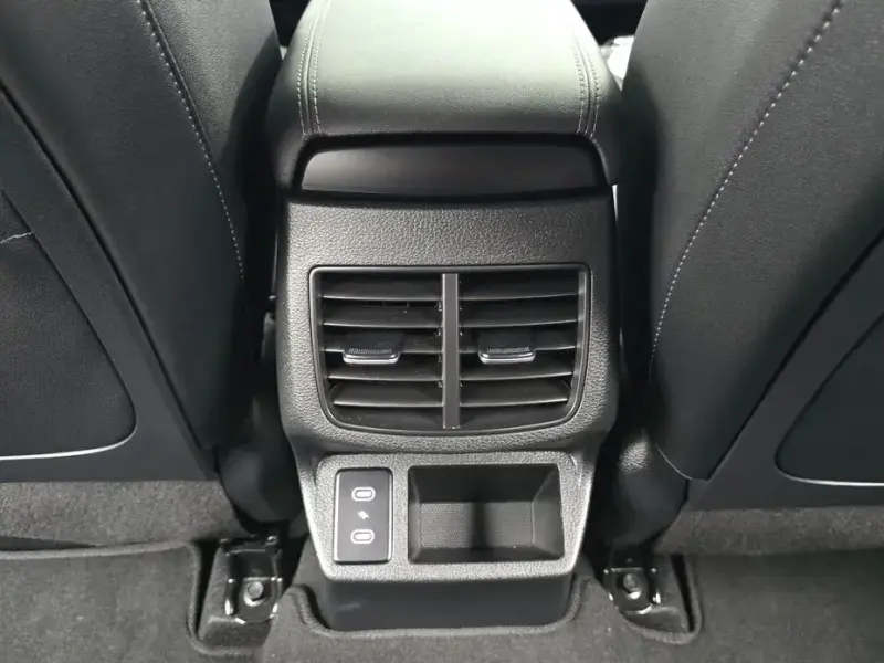 2025 Kia Seltos с пробегом 12 100 км