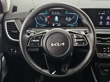 2024 Kia Seltos с пробегом 21 894 км