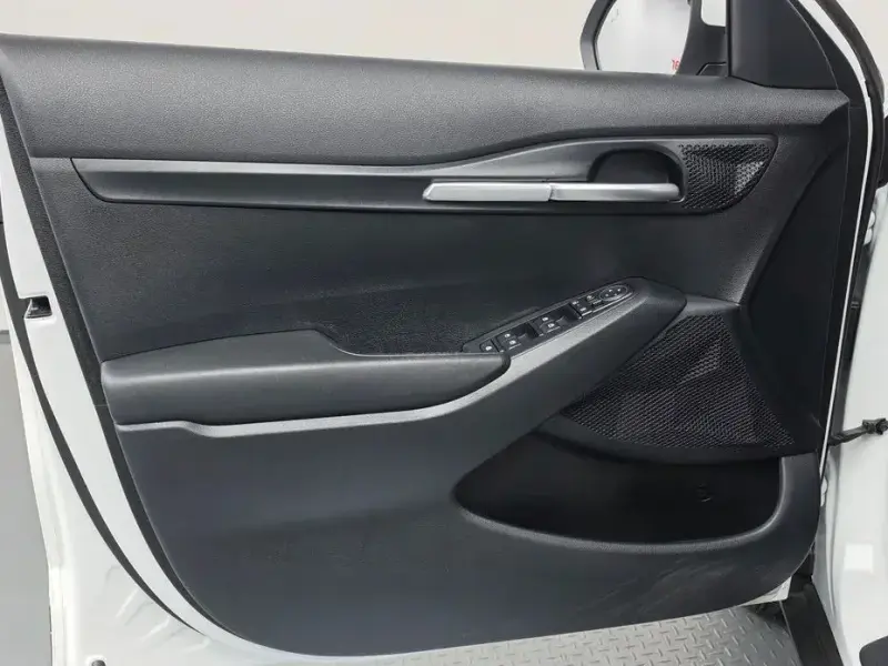 2025 Kia Seltos с пробегом 17 696 км