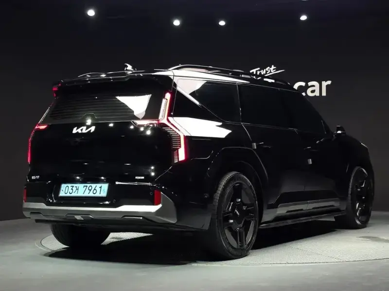2024 Kia EV9 с пробегом 76 550 км
