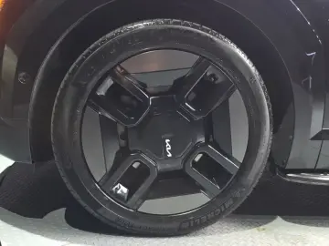 2024 Kia EV9 с пробегом 76 550 км
