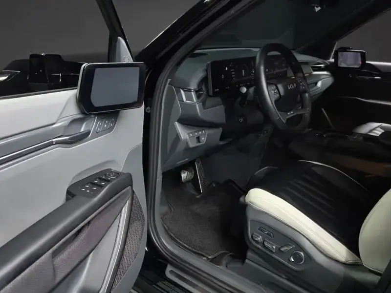 2024 Kia EV9 с пробегом 76 550 км
