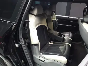2024 Kia EV9 с пробегом 76 550 км