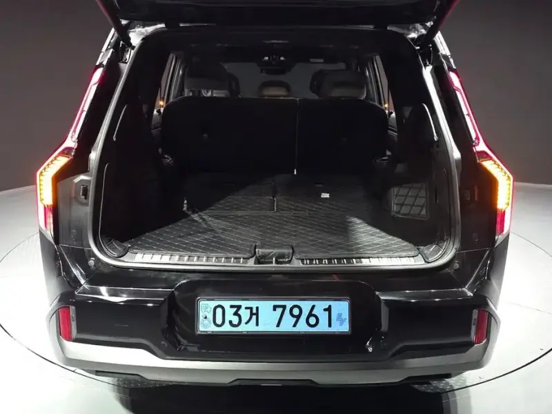 2024 Kia EV9 с пробегом 76 550 км