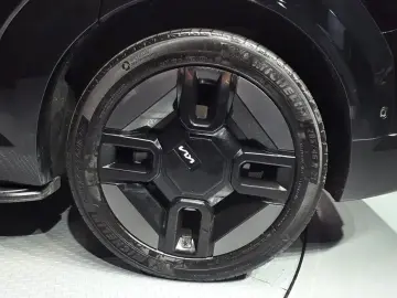 2024 Kia EV9 с пробегом 76 550 км