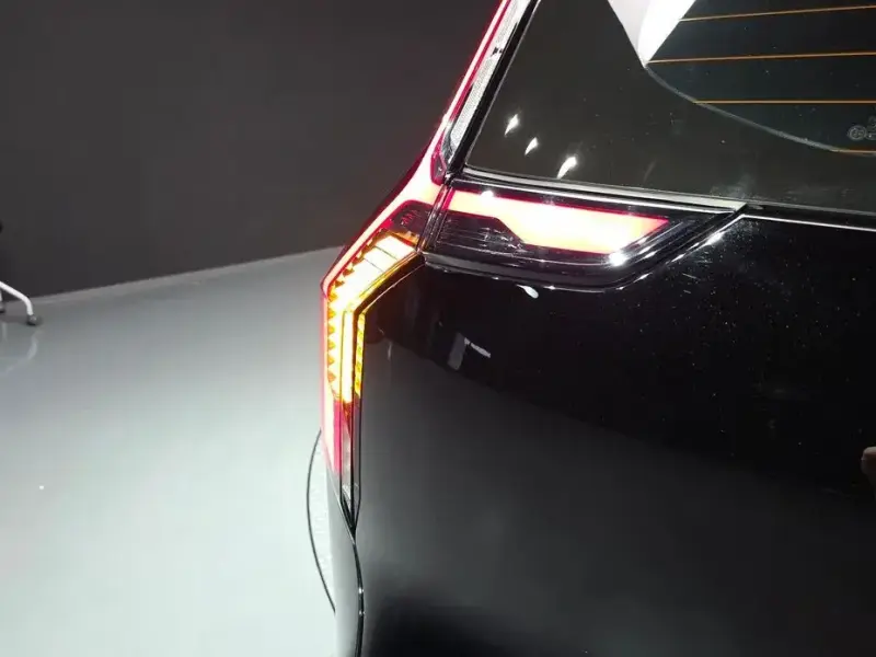 2024 Kia EV9 с пробегом 76 550 км